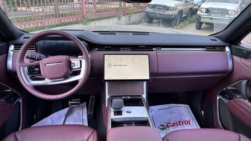2024款美版路虎揽胜行政3.0T P400 汽油 SE 标轴五座黑/红158万