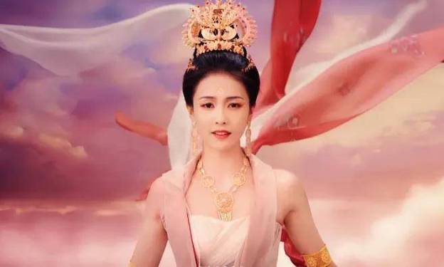 柳岩怀孕传闻再起，逼婚豪门引热议，性感女神风波不断