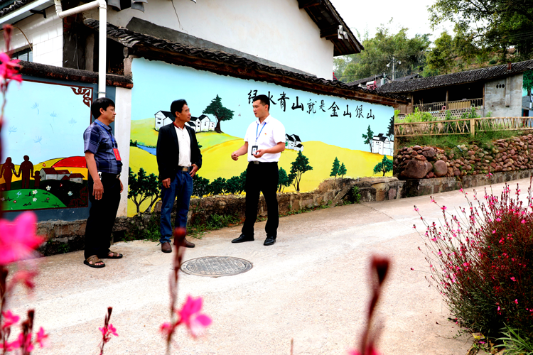 以“小切口”整治民生领域突出问题“惠民行动”，监督推动农村污水治理.png