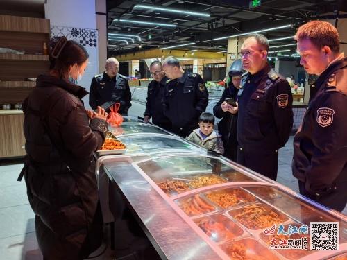 东乡区：守春节市场秩序 护岁末年初“平安关”（图）