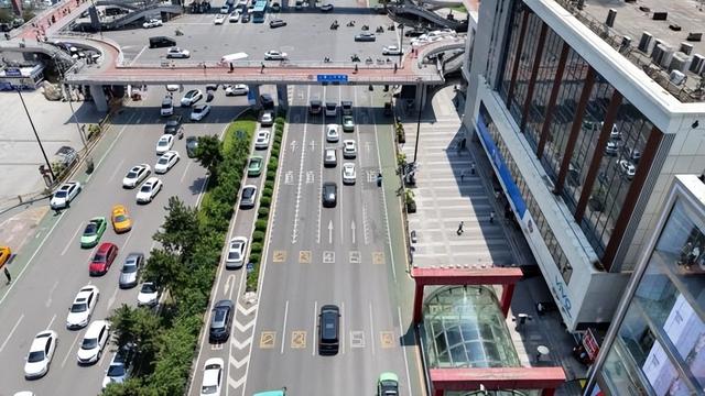 图1:兴善寺东街信号灯