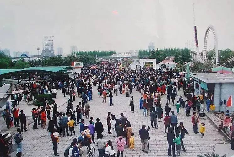 90年代锦江乐园的人气@莘庄周到
