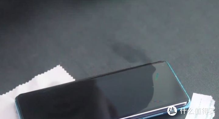 华为Mate40系列手机贴什么膜好些？
