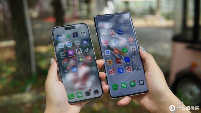 12>15,用了不到一周的iPhone 15 Pro后,为何最后转为安卓选择一加12 ?
