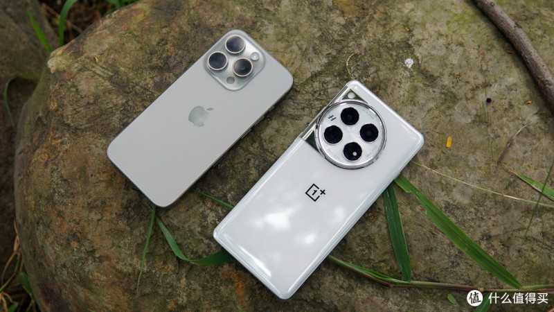 12>15,用了不到一周的iPhone 15 Pro后,为何最后转为安卓选择一加12 ?