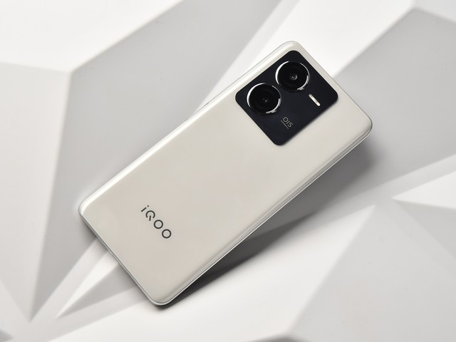 1000出头就能买手机 iQOO Z8系列配置对比手机参数对比「1000出头就能买手机 iQOO Z8系列配置对比」