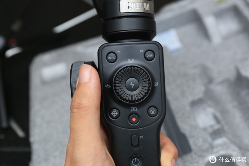 拍摄效果超越相机？不到700元智云 SMOOTH 4手机稳定器满足你各项旅行拍摄