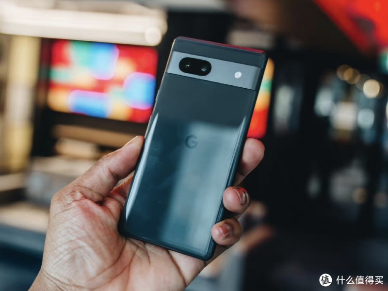 Google Pixel 7a正式发布，配备6.1英寸小直屏，小直屏党狂喜：又多了一个选择。