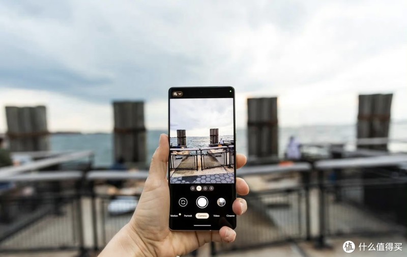 Google Pixel 7a正式发布，配备6.1英寸小直屏，小直屏党狂喜：又多了一个选择。