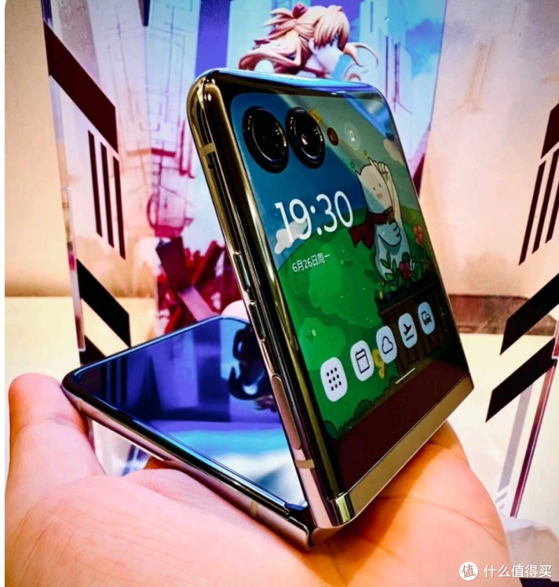摩托罗拉 moto razr 40 Ultra 折叠屏手机,给你带来全新的使用体验