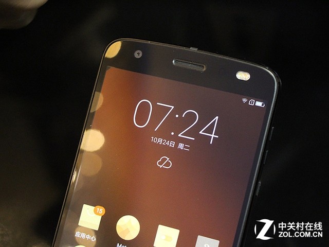 花一万能买到啥? moto Z 2018全面评测 