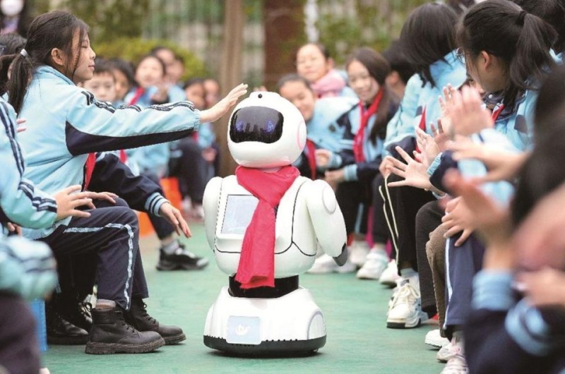 人工智能如何赋能千行百业？代表委员畅聊“AI+”