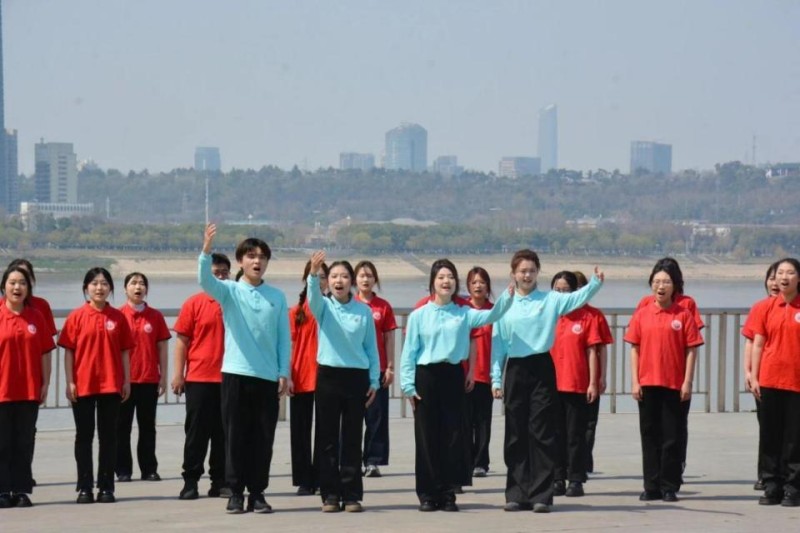 武音青年志愿者开展“世界水日”音乐快闪系列活动