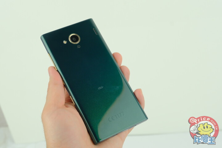 日機時代的終結 開箱京瓷最美手機 Urbano V03 日機時代的終結 開箱京瓷最美手機 Urbano V03