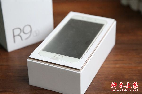 OPPOA77和r9s哪个值得买？OPPOA77与R9S区别对比详细评测图解