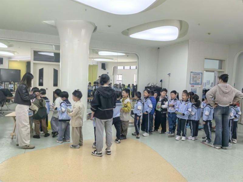 萌娃体检记：小指尖验出大健康
