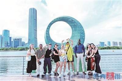 入境游奖励新政激活厦门旅游市场 滨海风情、闽南文化吸引外国游客纷至沓来